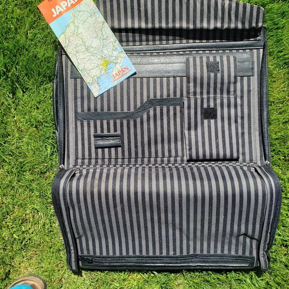 Black Leather Briefcase (Men) - Picture 2 of 8